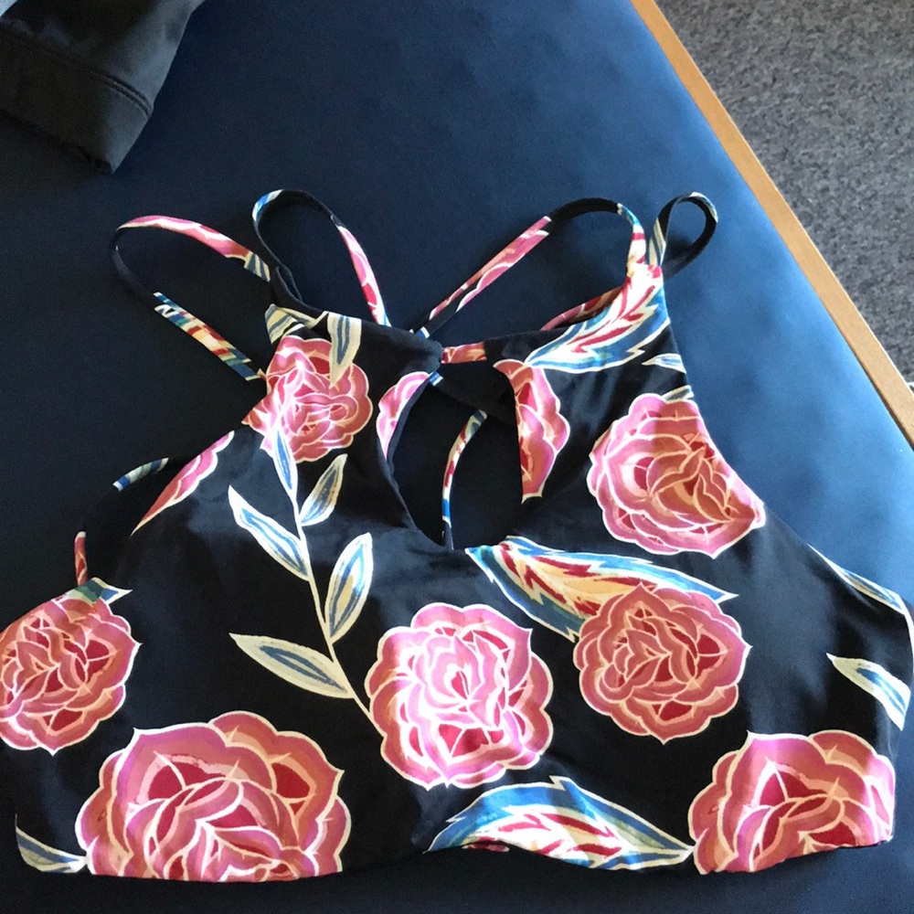 Roxy bathing suit top